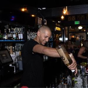 Meet your Posher, Oniel